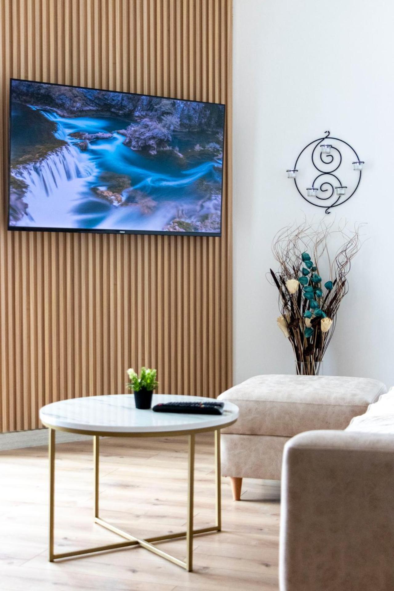 Luxury Condo On 18Th Floor With Pool, Fitness, Parking Included. Skopje Exterior foto