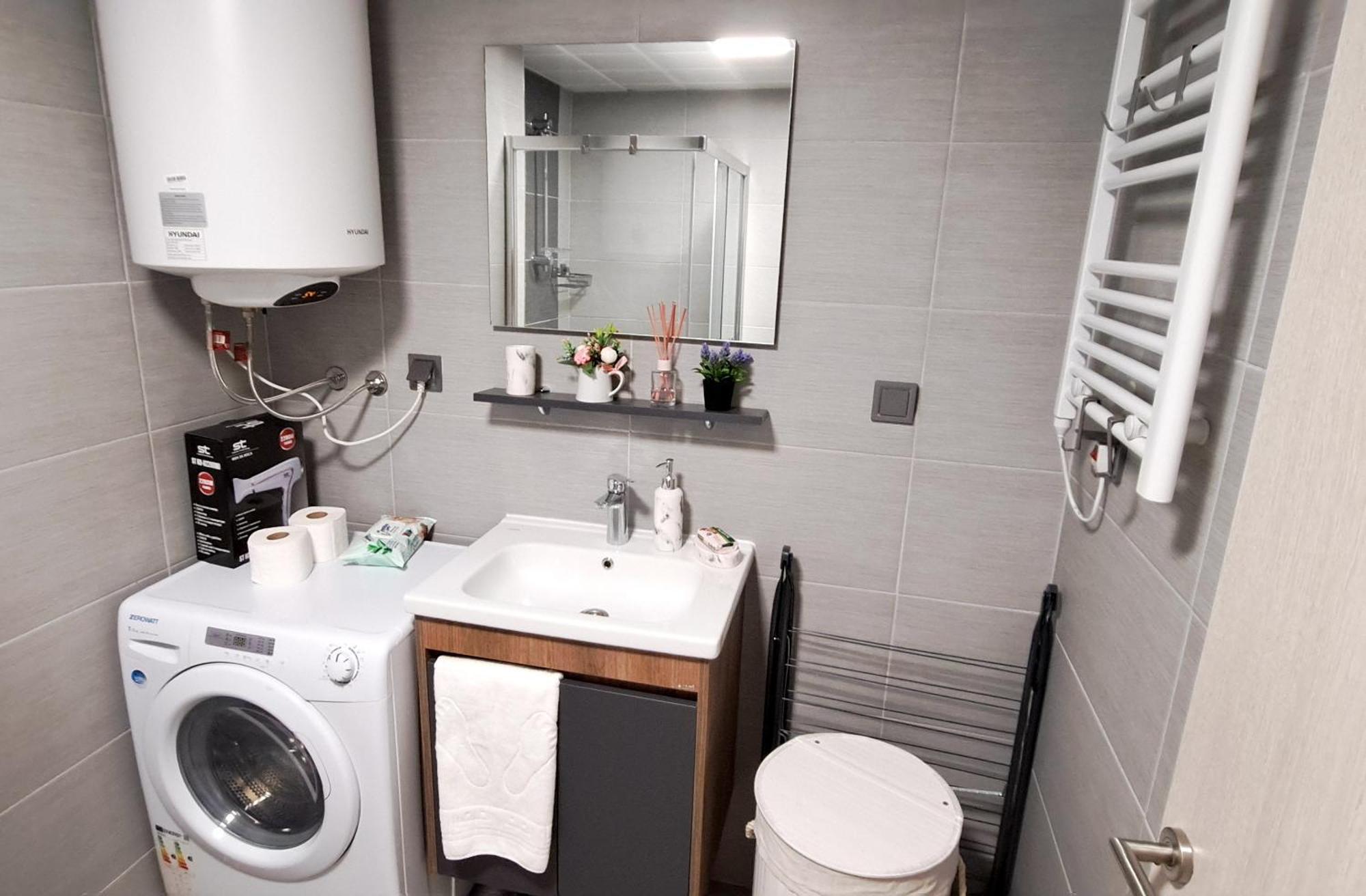 Luxury Condo On 18Th Floor With Pool, Fitness, Parking Included. Skopje Exterior foto