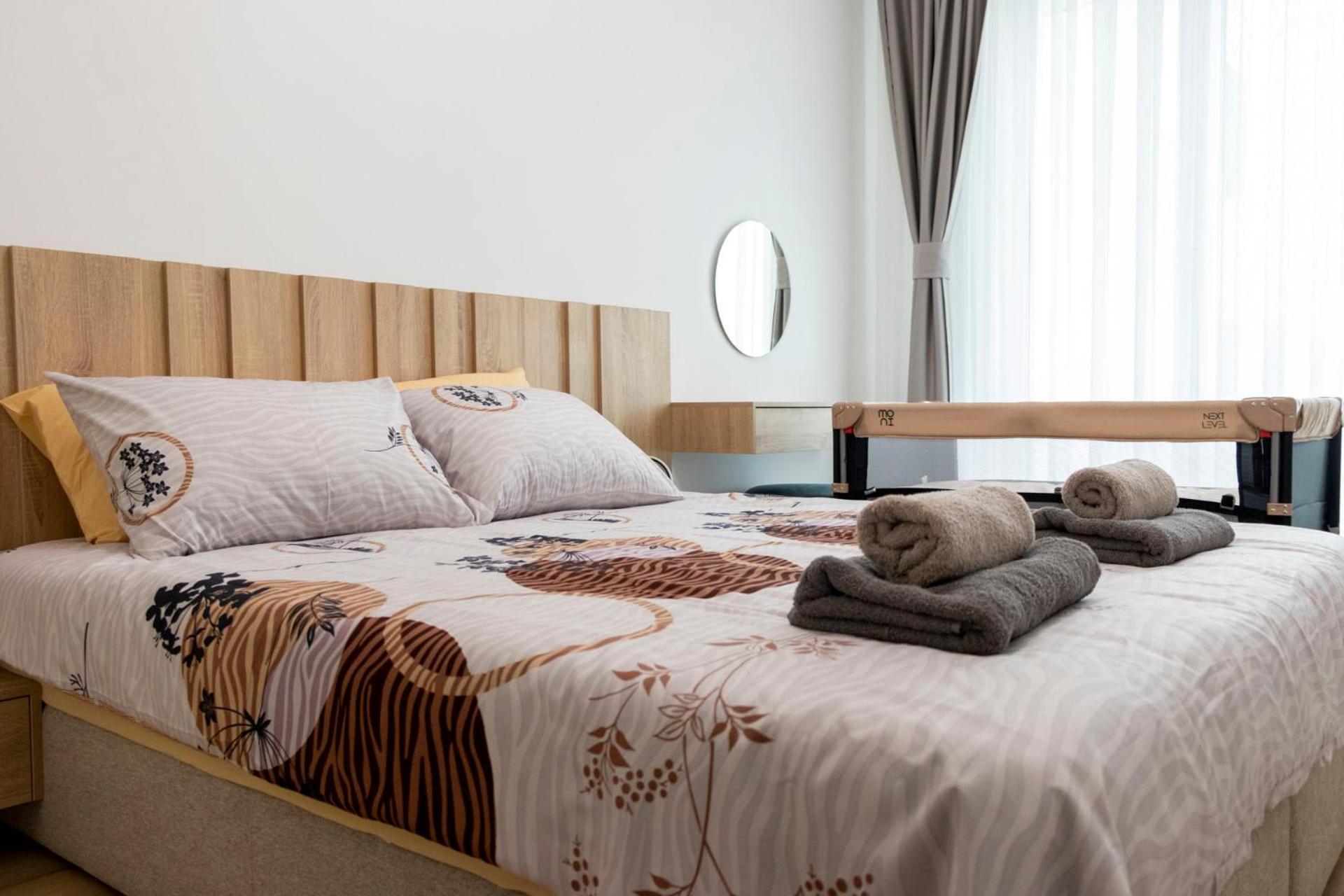Luxury Condo On 18Th Floor With Pool, Fitness, Parking Included. Skopje Exterior foto