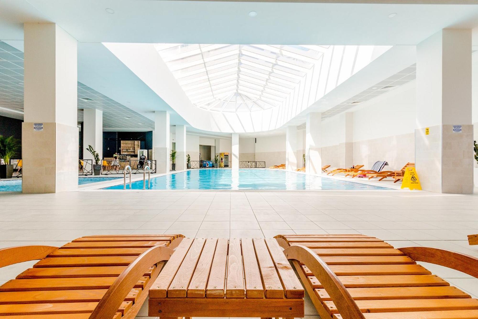 Luxury Condo On 18Th Floor With Pool, Fitness, Parking Included. Skopje Exterior foto